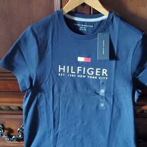 Nwt tommy hilfiger tshirt